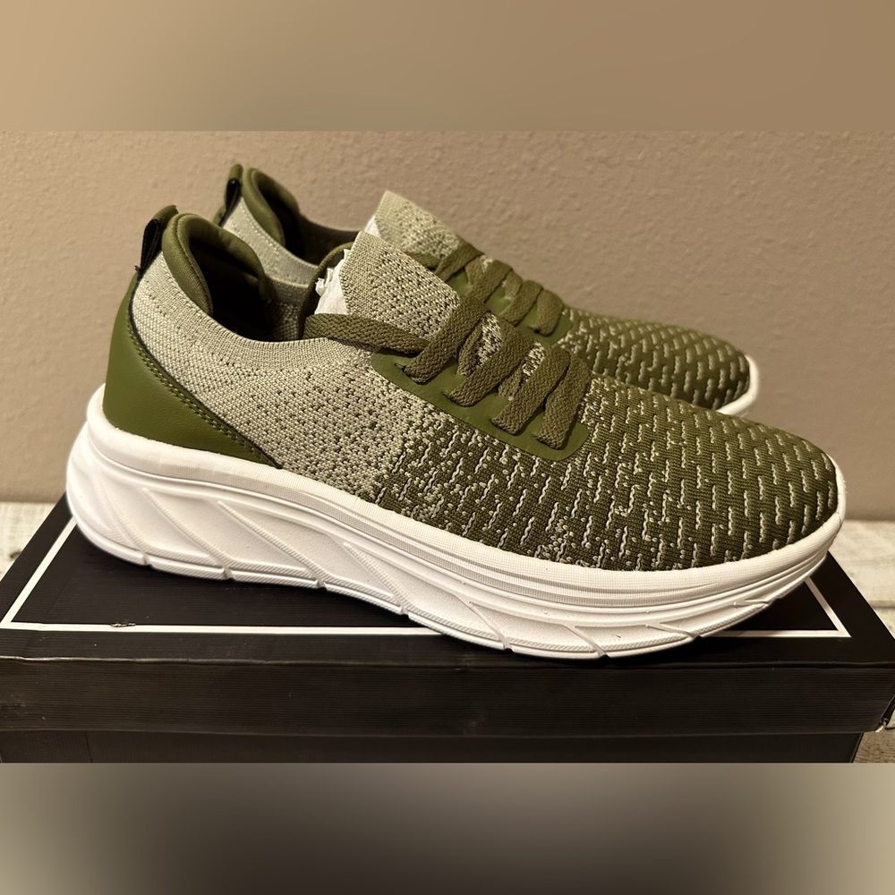 J/Slides Sneakers/Running Shoe - NIB